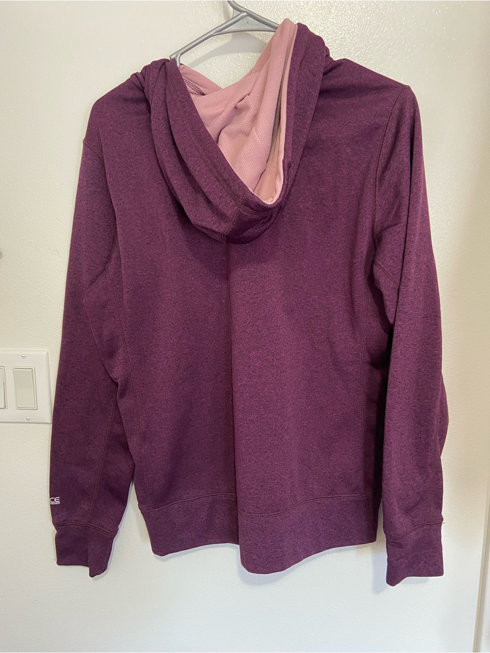 Carhartt Hooded Pullover in Dusty Rose with Gold Logo - Picture 3 of 3